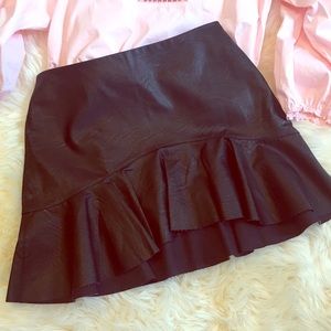 Beautiful black skirt with ruffles Zara 💥